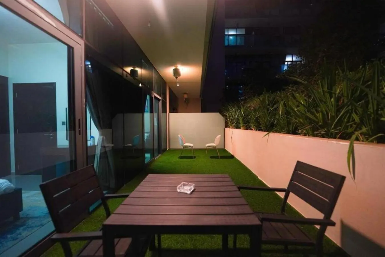 Brown Stone - Pool View II Merano Dubai United Arab Emirates